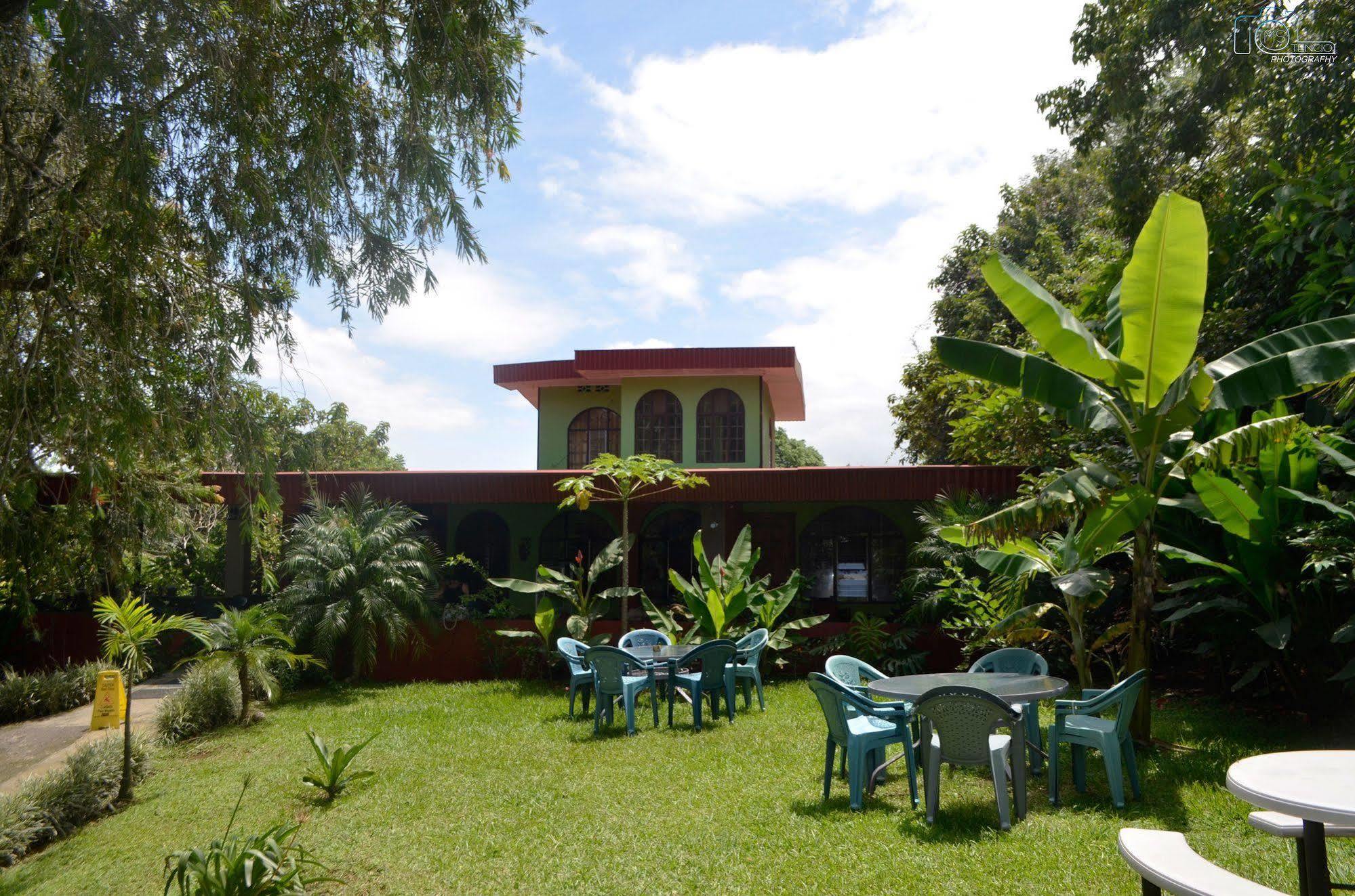 Aparthotel Villa Pacande & Rooms Pilas Экстерьер фото